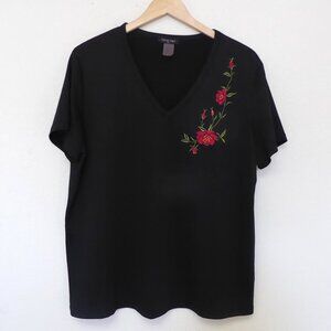 2000s Y2K black v neck top with red rose embroidery detail plus size 2X